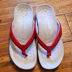 Vionic NWOT Red Flip Flops